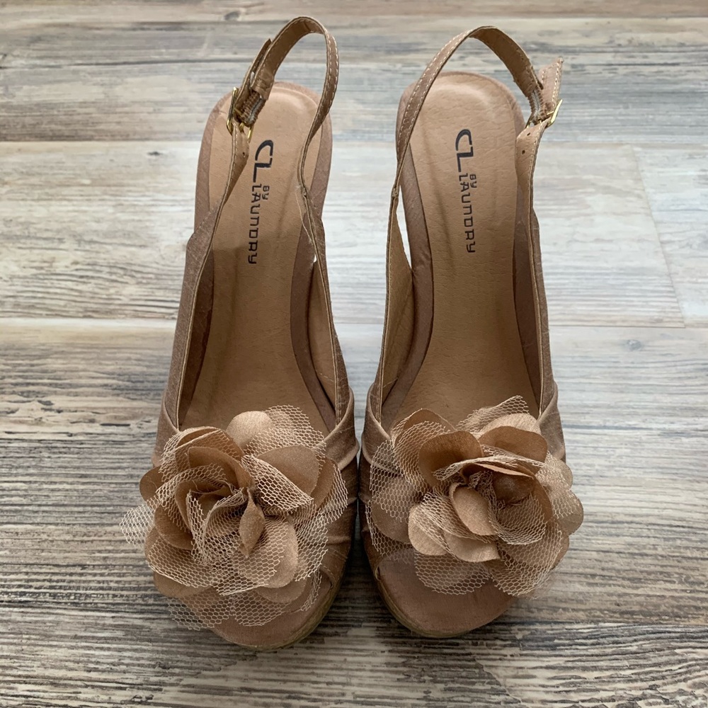 Women’s wedge shoes